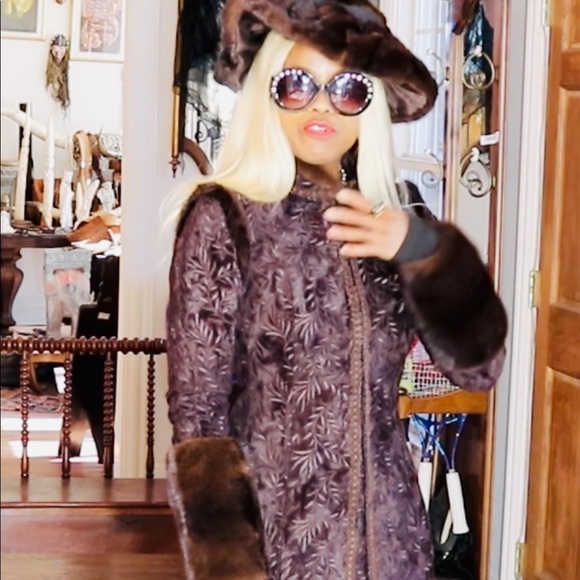 Andrew GN embroidered & mink fur trimmed coat XS - Picture 8 of 16